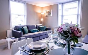 Lord Street - 2 Beautiful Apartments - Sleep Up To 14 Guests - By Rework Accommodation