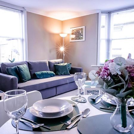 Lord Street - 2 Beautiful Apartments - Sleep Up To 14 Guests - By Rework Accommodation Chester Exterior photo