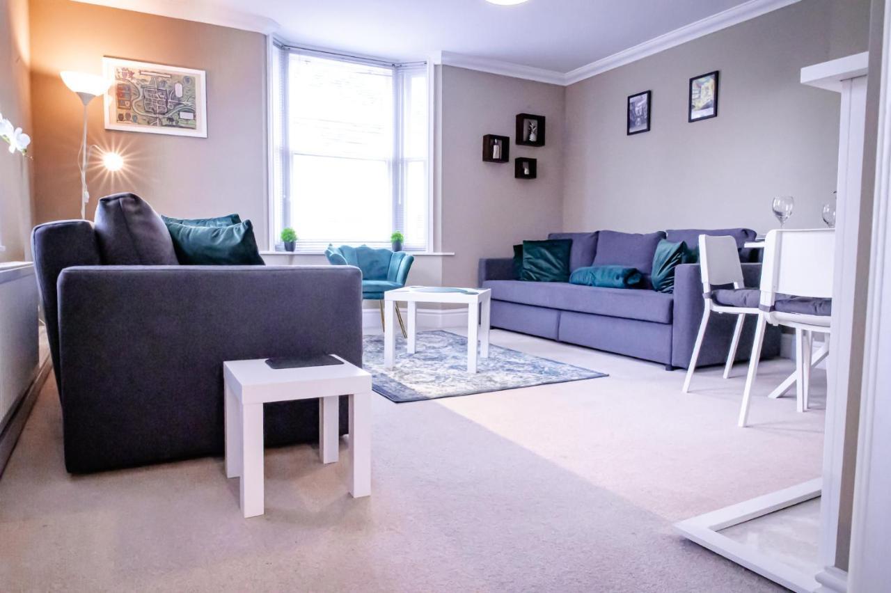 Lord Street - 2 Beautiful Apartments - Sleep Up To 14 Guests - By Rework Accommodation Chester Exterior photo