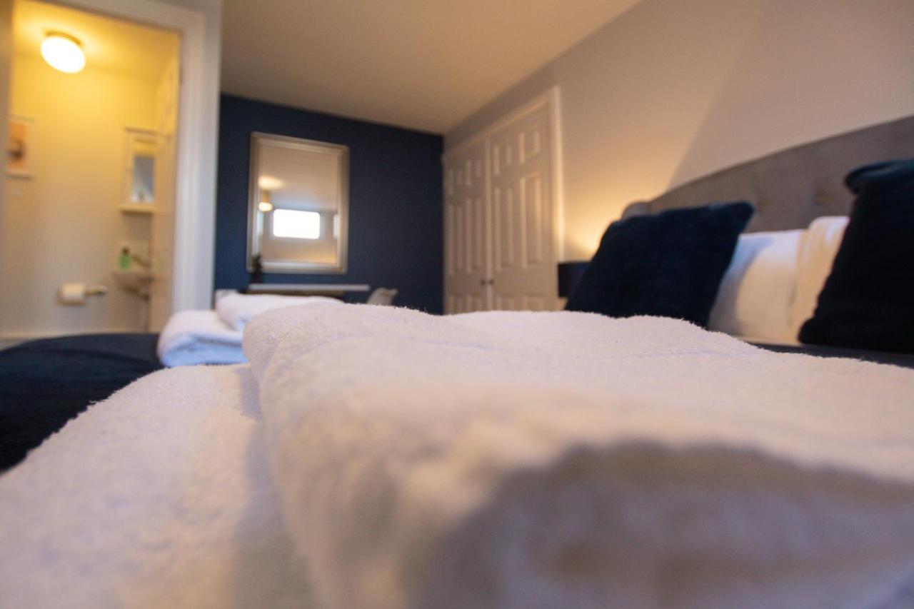 Lord Street - 2 Beautiful Apartments - Sleep Up To 14 Guests - By Rework Accommodation Chester Exterior photo