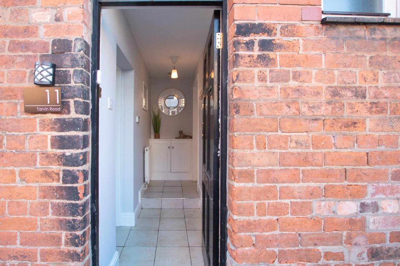 Lord Street - 2 Beautiful Apartments - Sleep Up To 14 Guests - By Rework Accommodation Chester Exterior photo