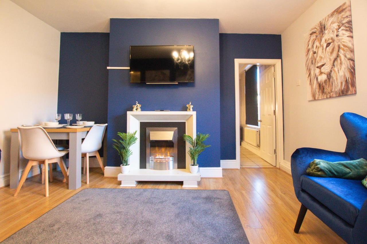 Lord Street - 2 Beautiful Apartments - Sleep Up To 14 Guests - By Rework Accommodation Chester Exterior photo